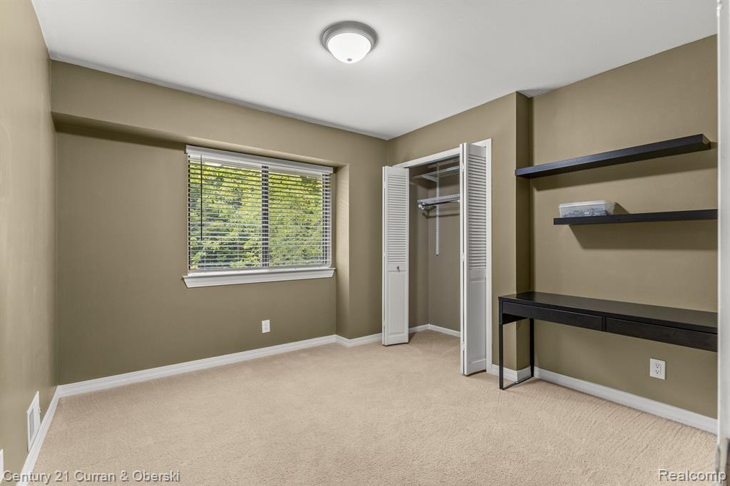 11865 Sycamore Dr, Plymouth, MI 48170 — Photo 14