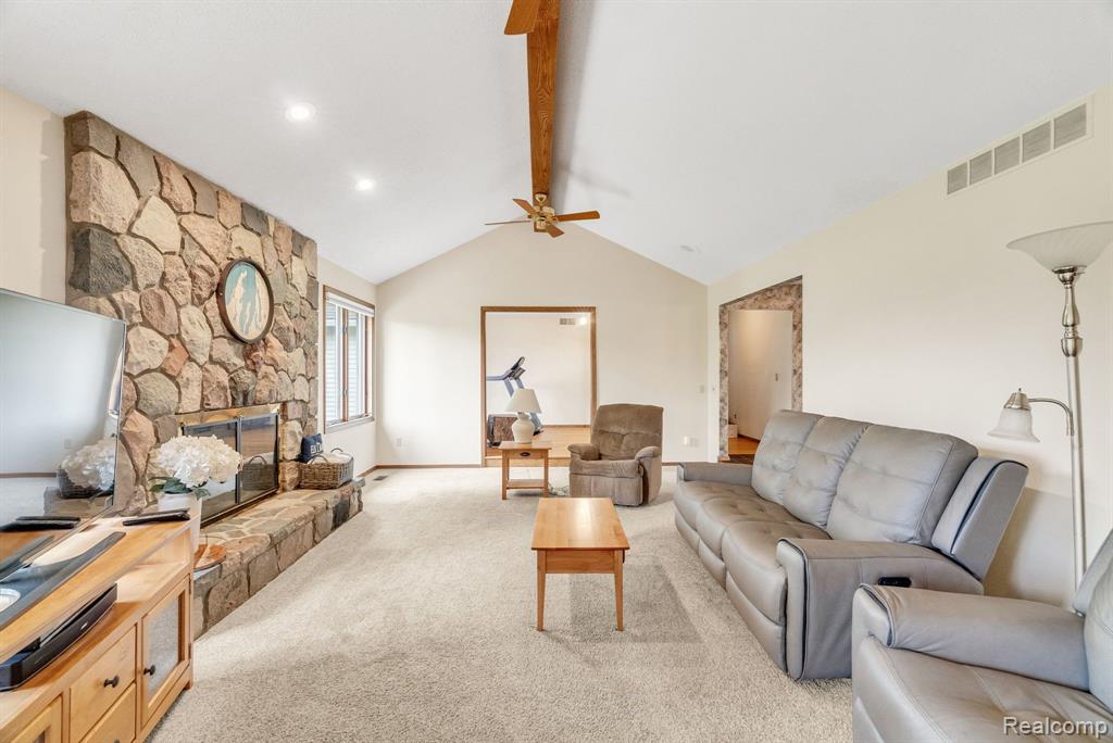836 BOUTELL Drive, Grand Blanc, MI 48439 — Photo 12