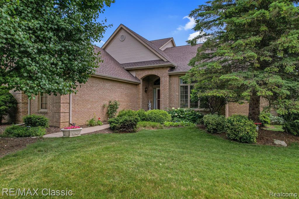 5924 LOVEWOOD Court, Canton, MI 48187 — Photo 3