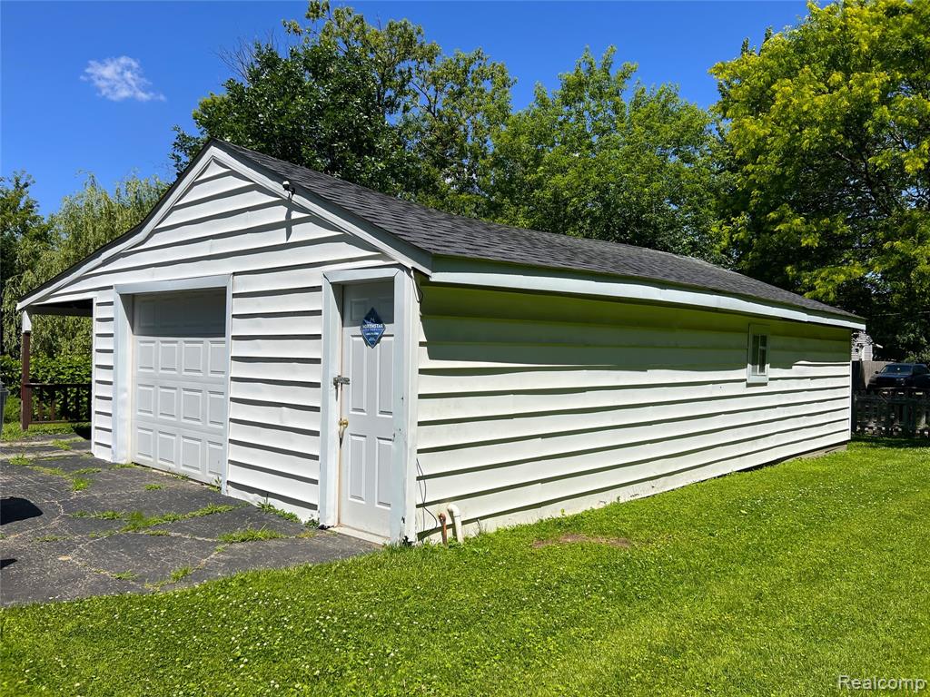 3918 Whitney Avenue, Flint, MI 48532 — Photo 20