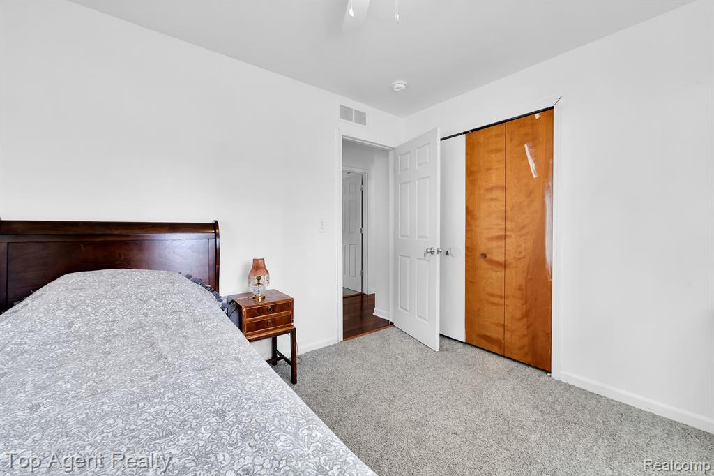 545 SONIA Avenue, Madison Heights, MI 48071 — Photo 11