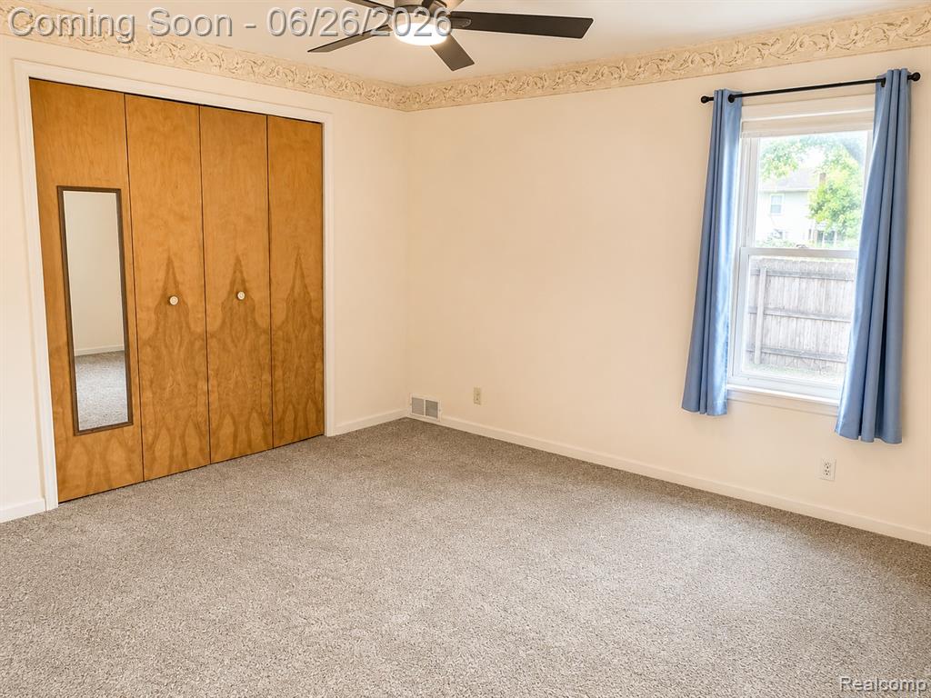 8056 Central, Center Line, MI 48015 — Photo 9