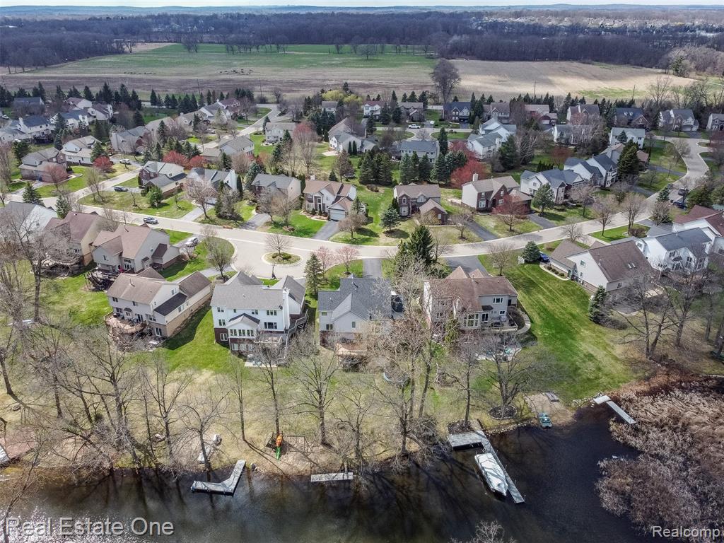 5716 Lancaster Lane, Commerce Twp, MI 48382 — Photo 8