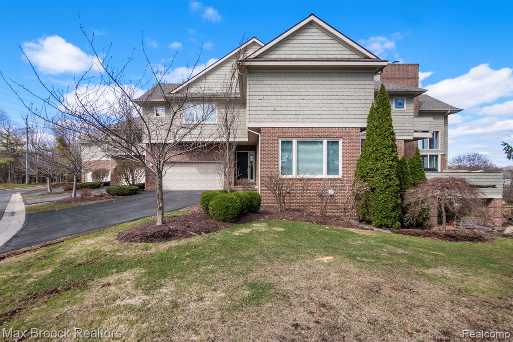 3828 PINE LAKE KNOLL Drive, West Bloomfield, MI 48324 — Photo 2