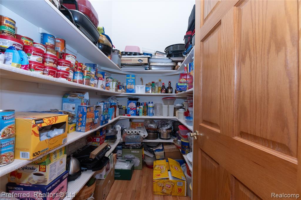 9769 Fawnwood Drive, Carleton, MI 48117 — Photo 23