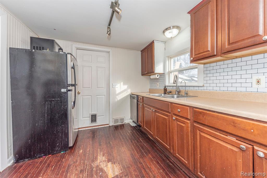 403 Fenwick Street, Holly, MI 48442 — Photo 9