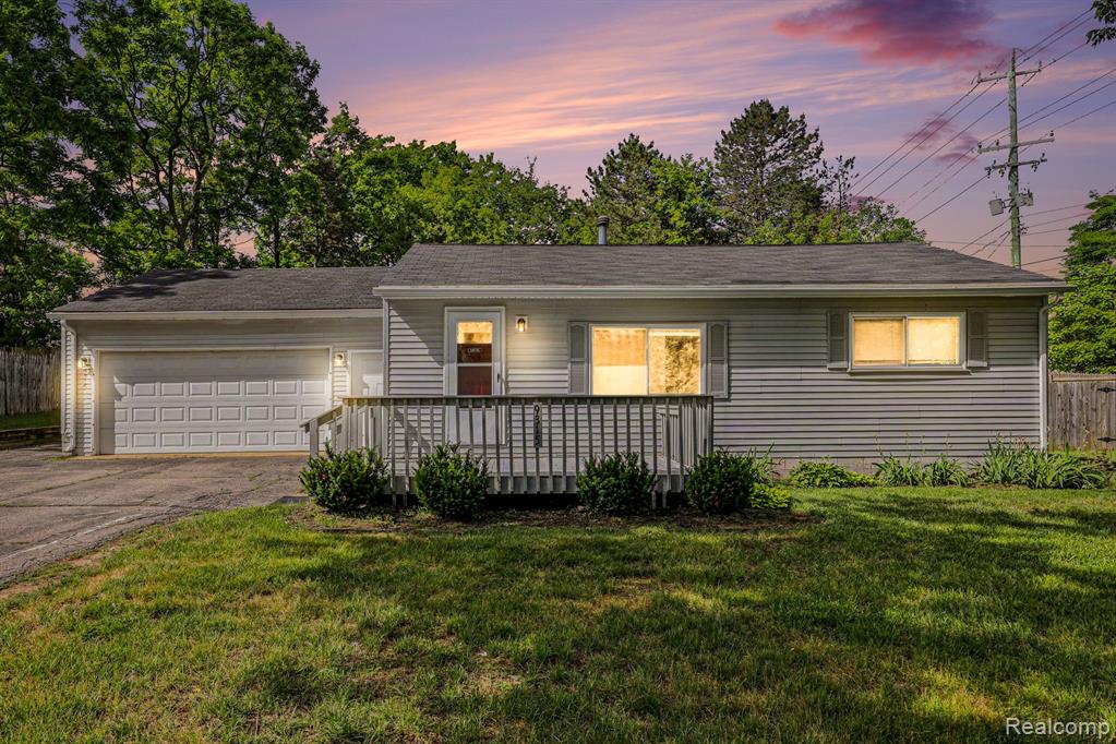 9315 Hillcrest Road, Clarkston, MI 48348 — front exterior
