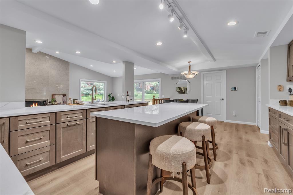 5310 Pond Bluff Drive, West Bloomfield, MI 48323 — Photo 36