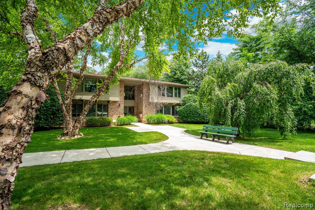 340 CONCORD, 1, Bloomfield Hills, MI 48304 — Photo 2