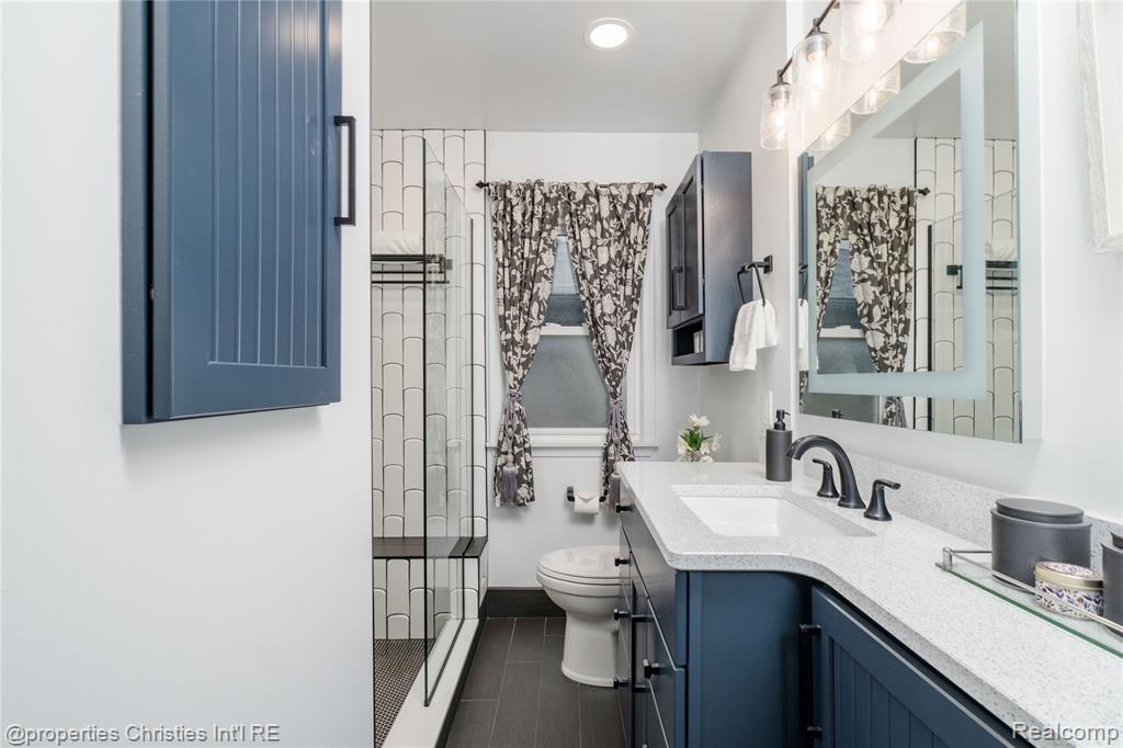 5661 Hubbell Street, Dearborn Heights, MI 48127 — Photo 17