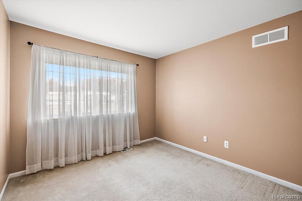 26709 Ashton Drive, Woodhaven, MI 48183 — Photo 37