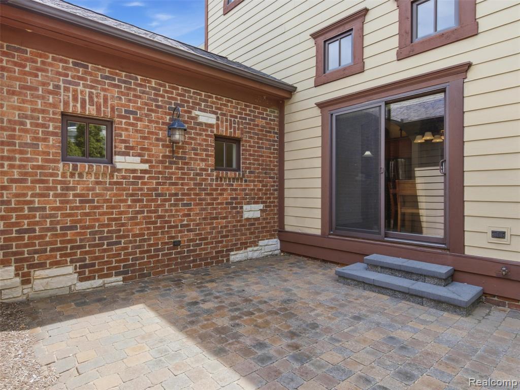 3875 Andover Avenue, Auburn Hills, MI 48326 — Photo 32
