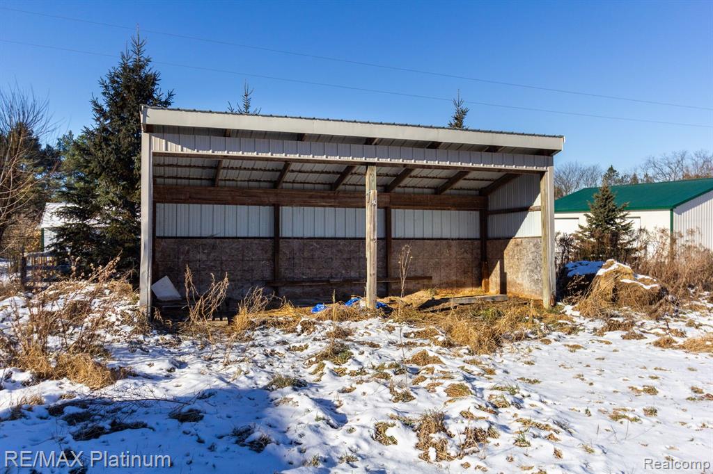 536 N CEDAR Road, Fowlerville, MI 48836 — Photo 57