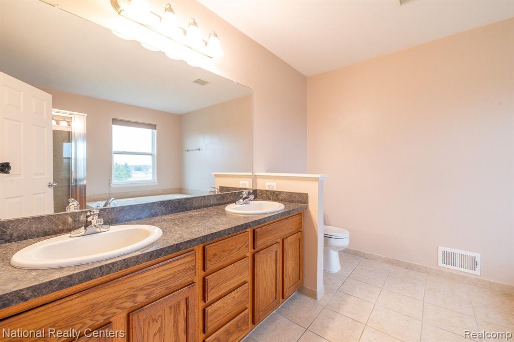 7653 Wood Brook Road, Ann Arbor, MI 48103 — Photo 36