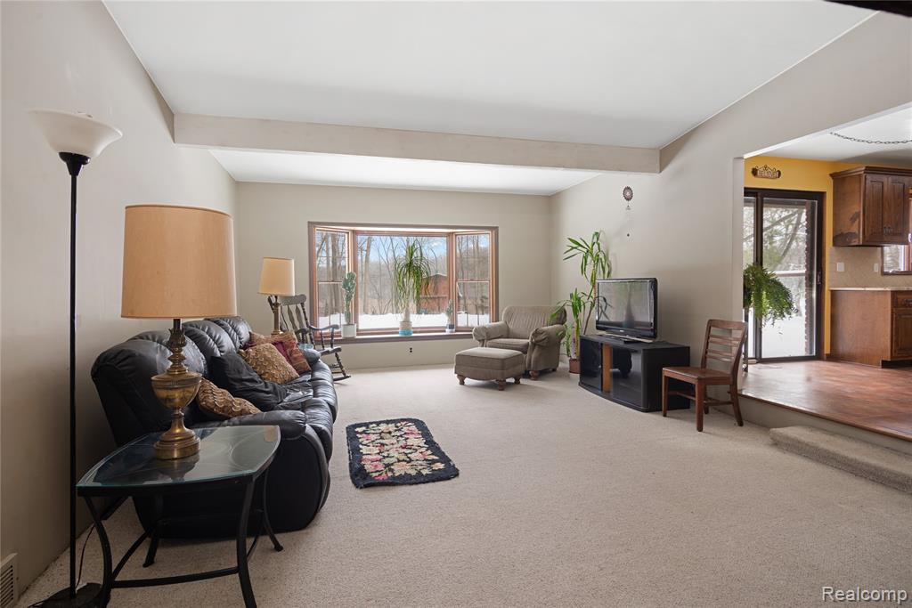 12155 Spencer Road, Milford, MI 48380 — Photo 4