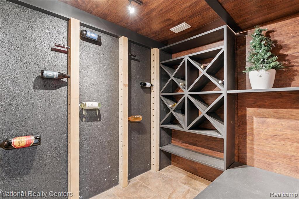 730 Berwick Court, Highland, MI — Photo 44