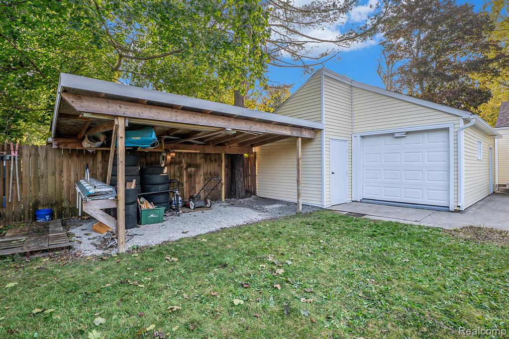 441 CLAYBURN Boulevard, Waterford, MI 48327 — Photo 21