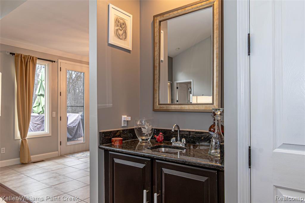 4998 Menominee Lane, Clarkston, MI 48348 — Photo 23