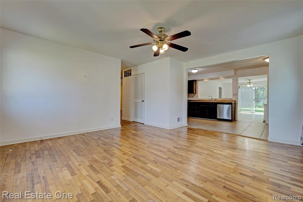 705 Richard Street, Holly, MI 48442 — Photo 5