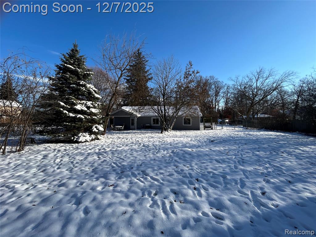 2488 Willow Beach Street, Keego Harbor, MI 48320 — Photo 7