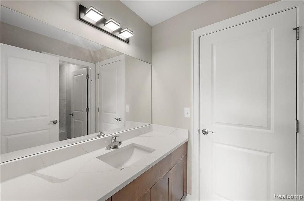 50437 MISTWOOD Drive, Macomb, MI 48042 — Photo 40