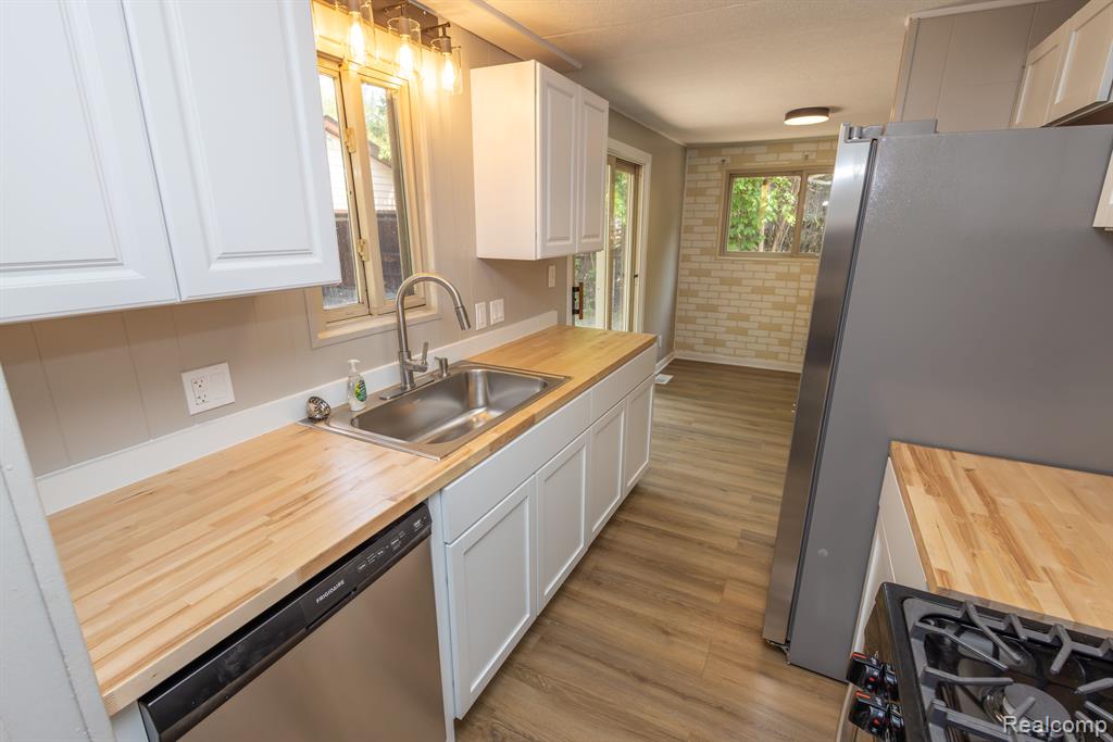 420 6TH Street, Marysville, MI 48040 — Photo 7