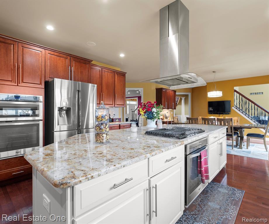 50437 TAMARACK Trail, Northville, MI 48168 — Photo 10