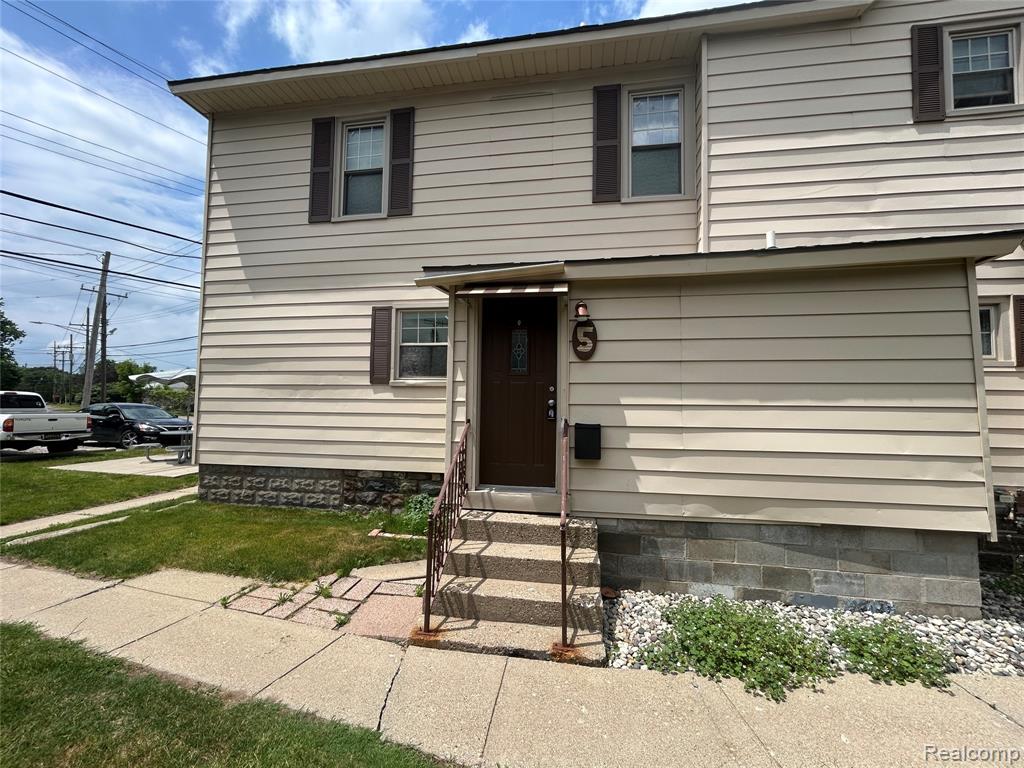 65 N Washington Street, Oxford, MI 48371 — Photo 2