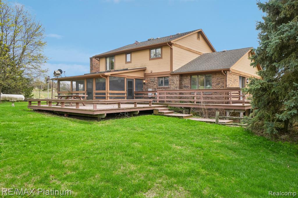 555 Crawford Farm Lane, Milford, MI 48380 — Photo 54