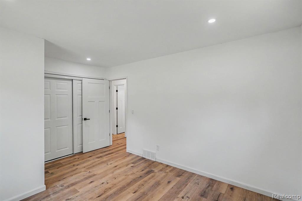 3217 W Cass Avenue, Flint, MI 48504 — Photo 14