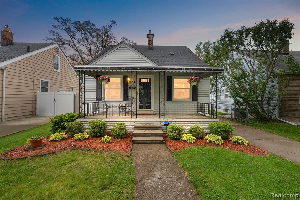 904 N DORCHESTER Avenue, Royal Oak, MI 48067 — Photo 29