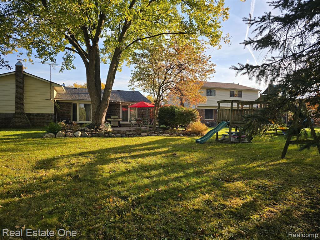 6929 CHADWICK Drive, Canton, MI 48187 — Photo 8