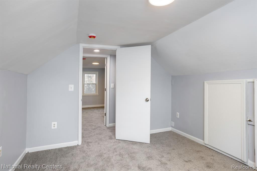 8255 GARBOR Avenue, Warren, MI 48093 — Photo 17