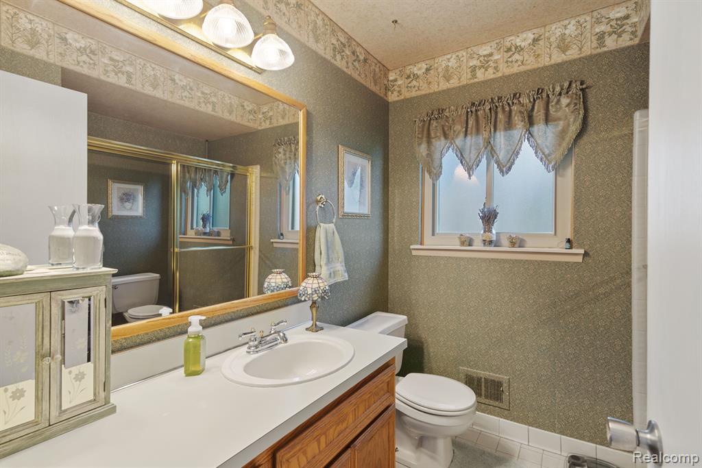 46859 ARAPAHOE Drive, Macomb, MI 48044 — Photo 17