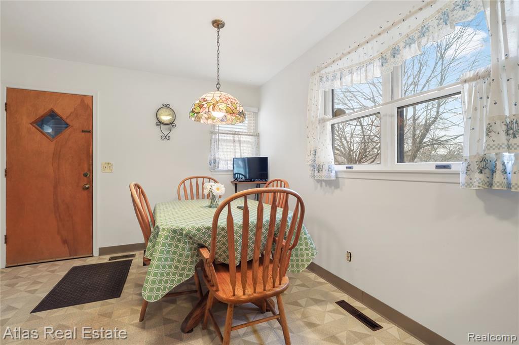 4386 Bennett Drive, Burton, MI 48519 — Photo 22