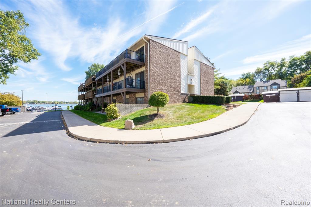 895 S Pontiac Trail, C203, Walled Lake, MI 48390 — Photo 29