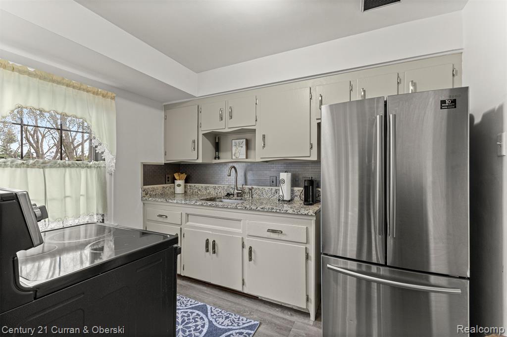 7609 Rosedale Boulevard, Allen Park, MI 48101 — Photo 16