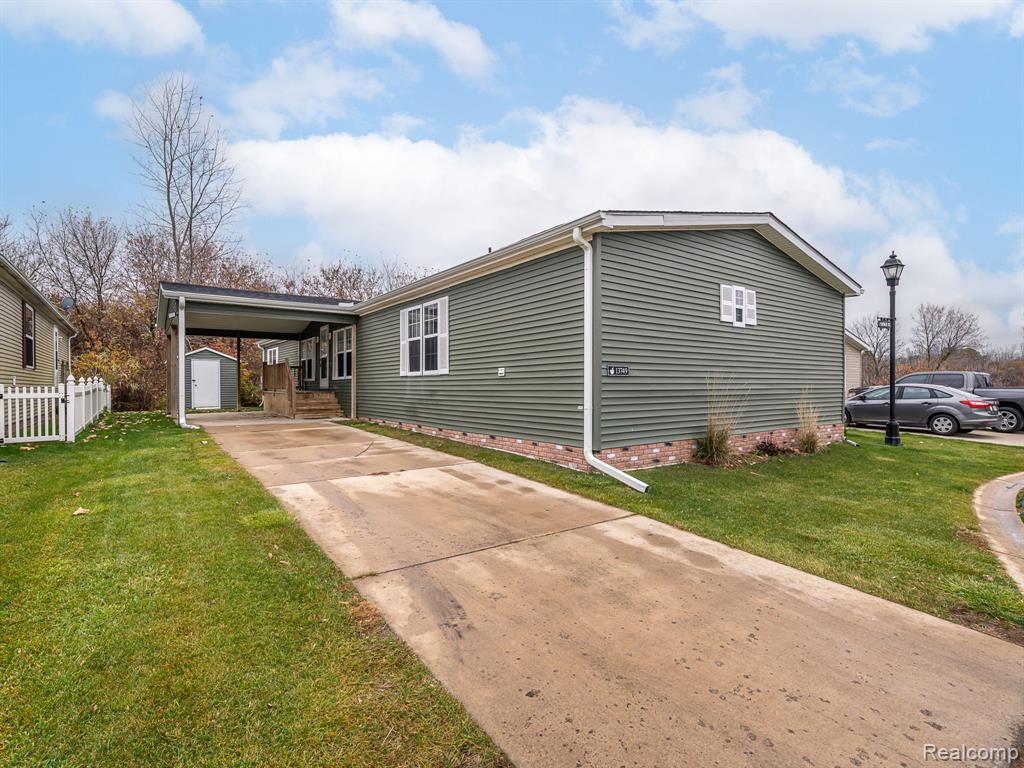 13749 Heritage Street, Carleton, MI 48117 — front exterior