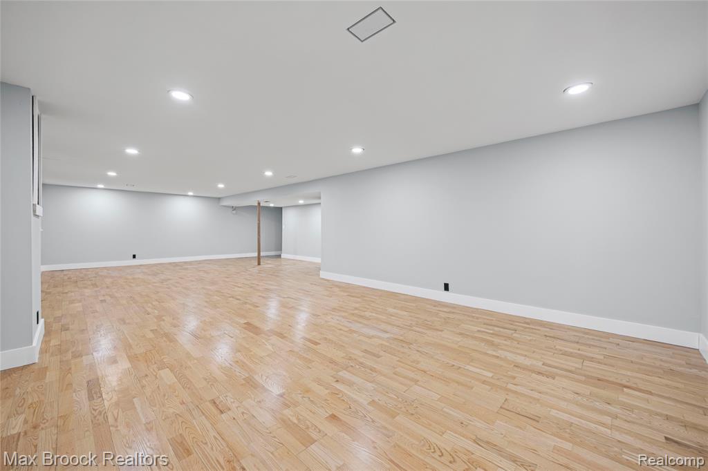 2724 Alveston Drive, Bloomfield, MI 48304 — Photo 36