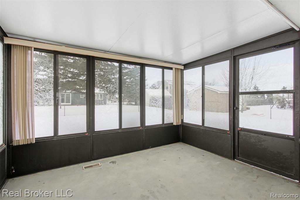 8152 Fox Hollow Road, Goodrich Vlg, MI — Photo 21