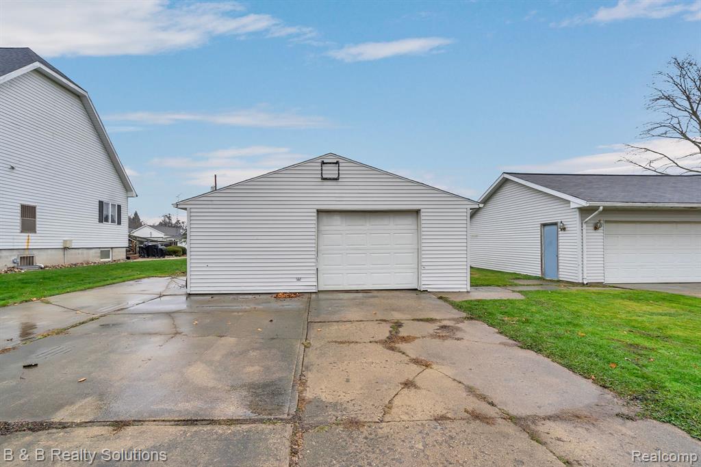 7493 S SAGINAW Street, New Lothrop, MI 48460 — Photo 8