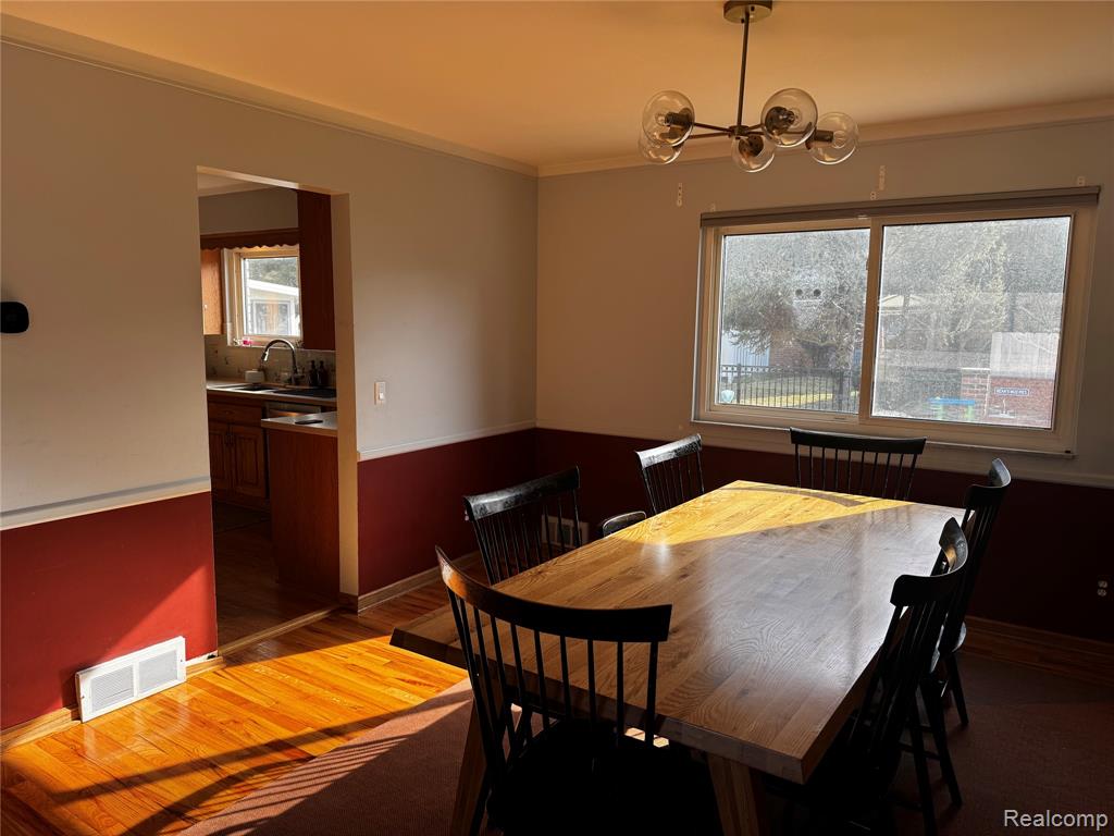 855 Avon Court, Grosse Pointe Woods, MI 48236 — Photo 5