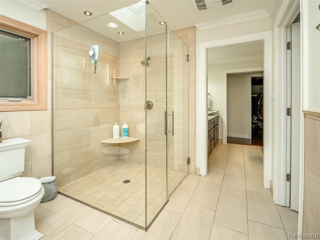 23750 E River Road, Grosse Ile, MI, 48138