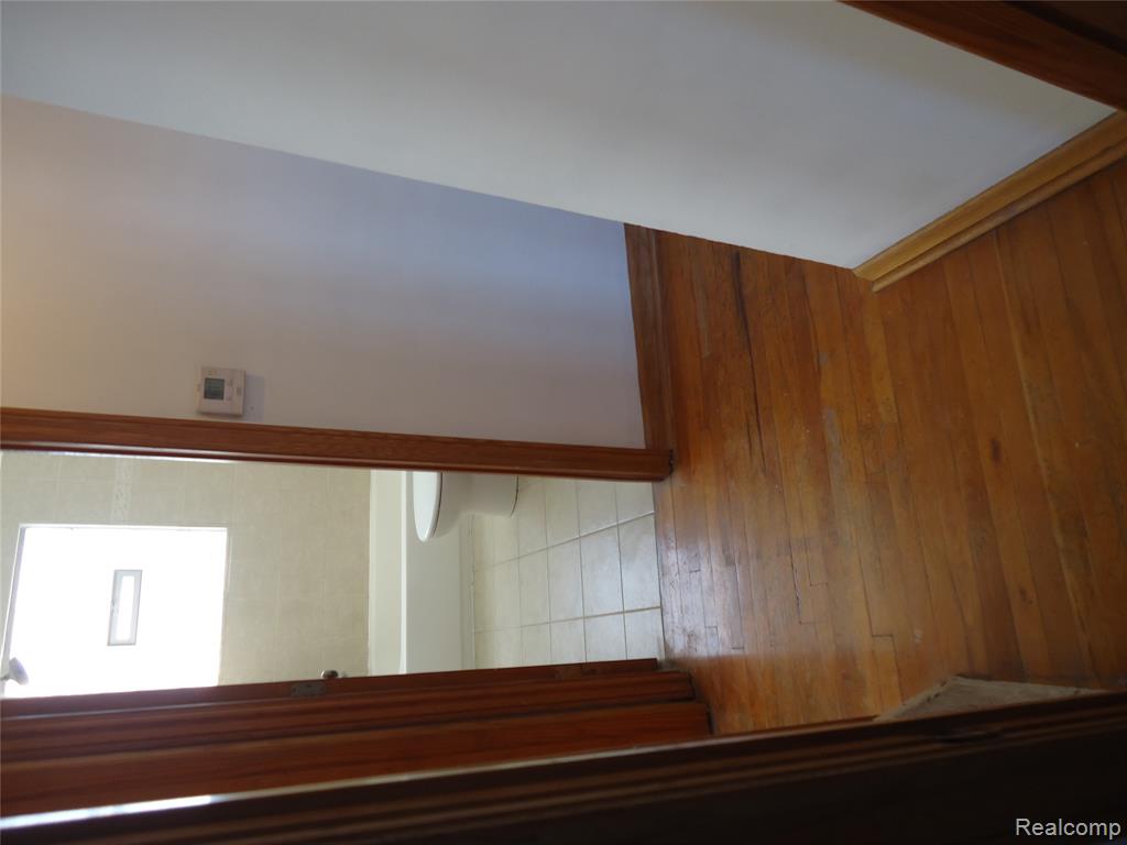 829 HUDSON Street, Wyandotte, MI 48192 — Photo 7