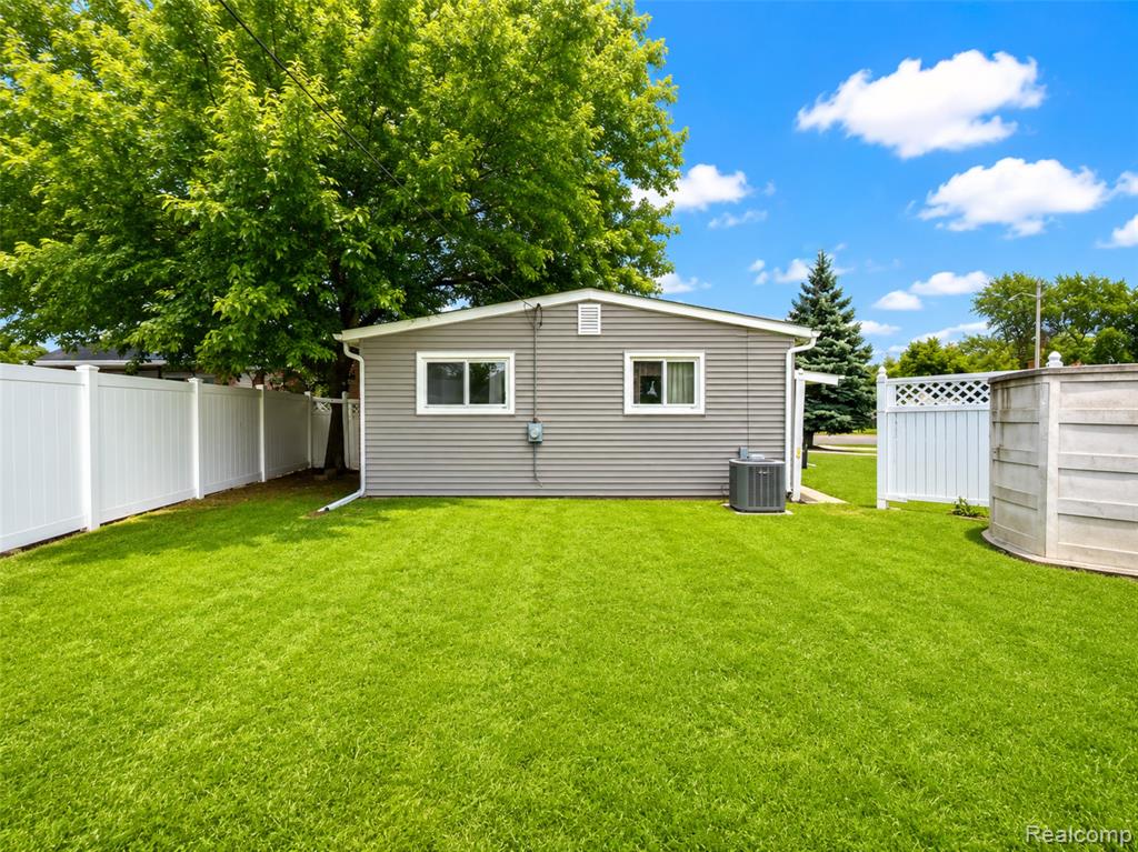 1366 Windham Street, Westland, MI 48186 — Photo 27
