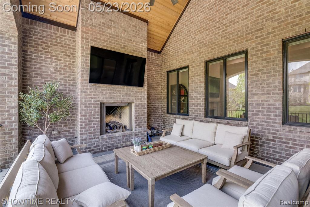 4805 Woodland Hills Drive, Rochester, MI 48306 — Photo 19