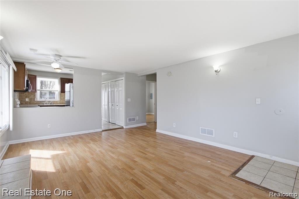 5747 Kingsbury Street, Dearborn Heights, MI 48127 — Photo 3