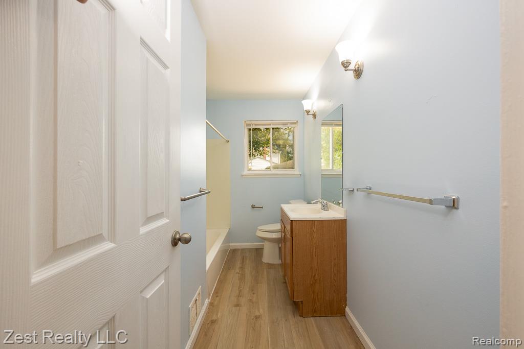 21040 Woodside Avenue, Ferndale, MI 48220 — Photo 8