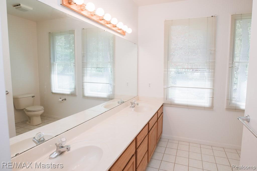 27178 John Drive, New Boston, MI 48164 — Photo 27