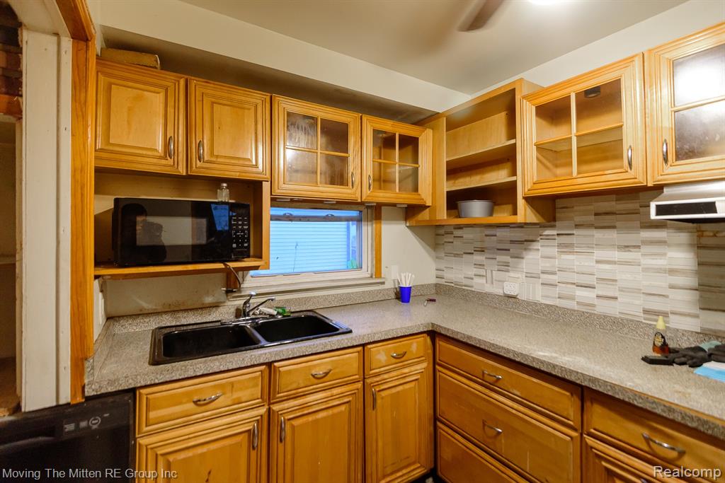 2955 S Dartmouth Street, Detroit, MI 48217 — Photo 8